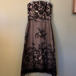 White House Black Market Cocktail Lace Floral Elegant Strapless Dress Size 2
